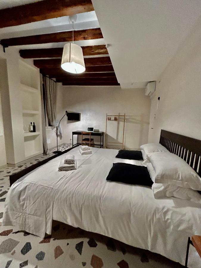 Farini Suites Wi-Fi Venecia Exterior foto
