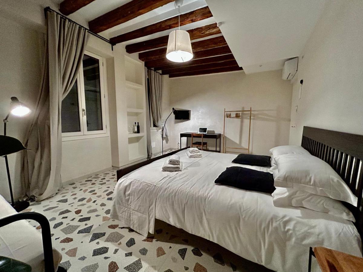 Farini Suites Wi-Fi Venecia Exterior foto