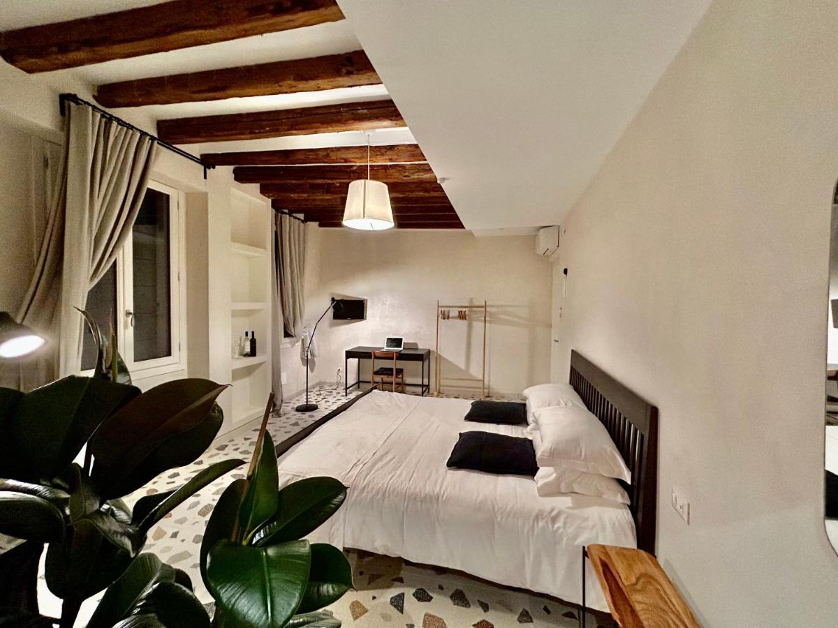 Farini Suites Wi-Fi Venecia Exterior foto
