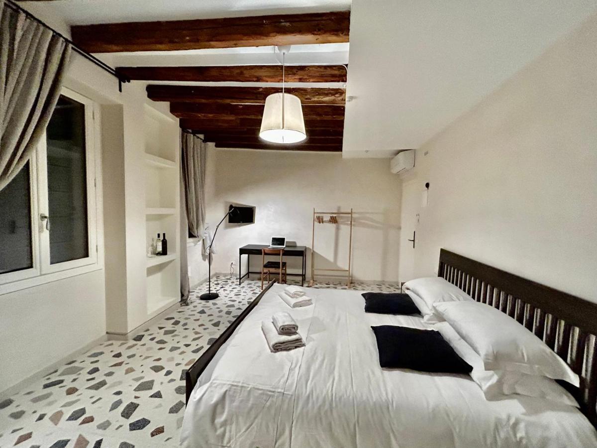 Farini Suites Wi-Fi Venecia Exterior foto